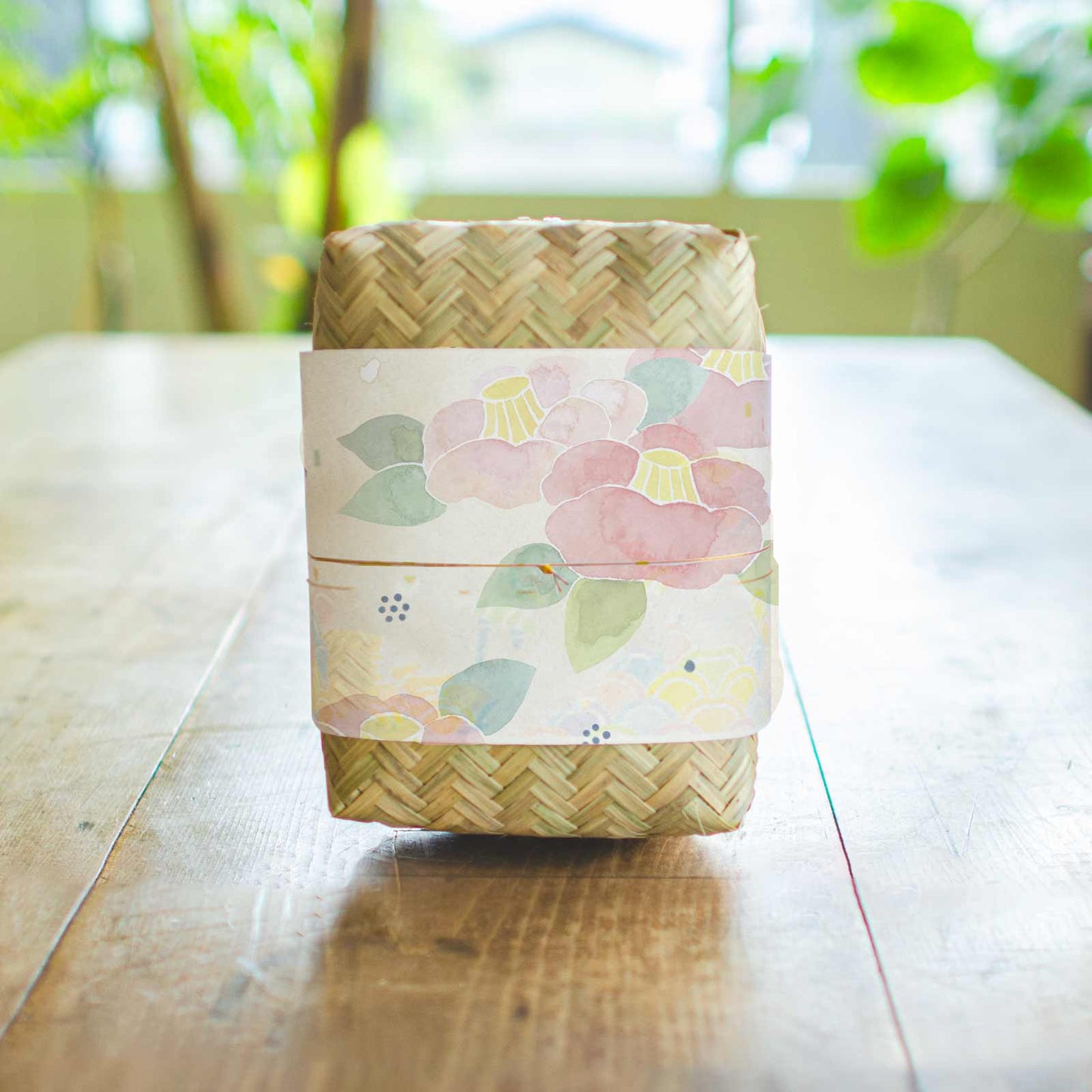 Tea Travel Chawa-ya Tea Picking Basket Tea Black Tea Tea Bag Gift (Strong Yasohachiya Tea 3 Bags x 8 + Soothing Japanese Black Tea 3 Bags x 8) Distributed Bamboo Basket Small Gift